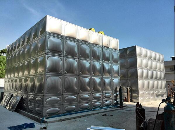 不銹鋼水箱生產(chǎn)廠家 不銹鋼水箱生產(chǎn)廠家